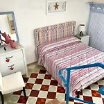 La Rue Bed & Breakfast *