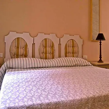 La Rue Bed & Breakfast