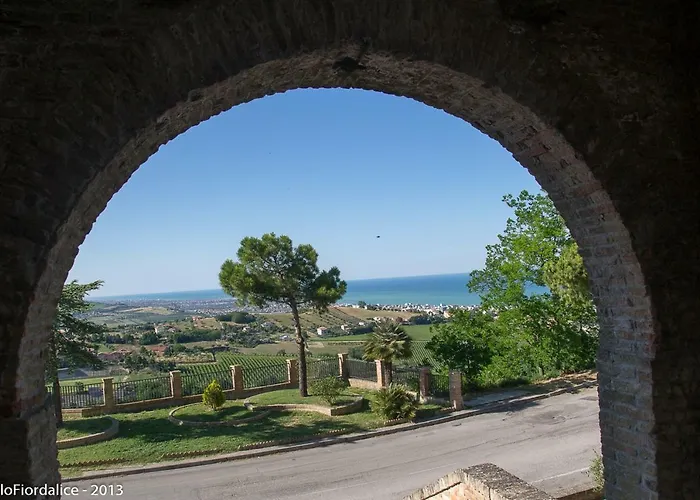 La Rue Bed & Breakfast *