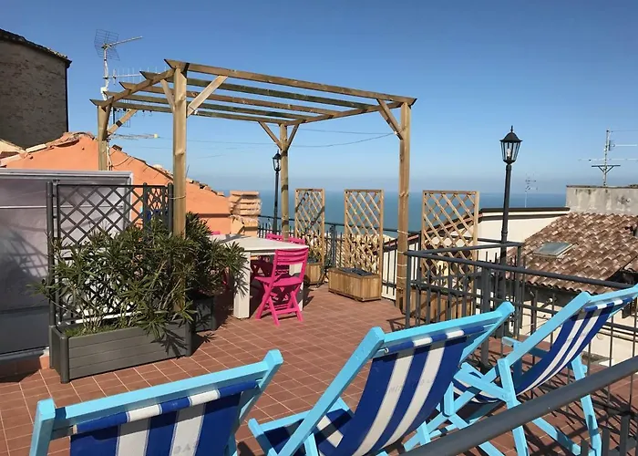 La Rue Bed & Breakfast *